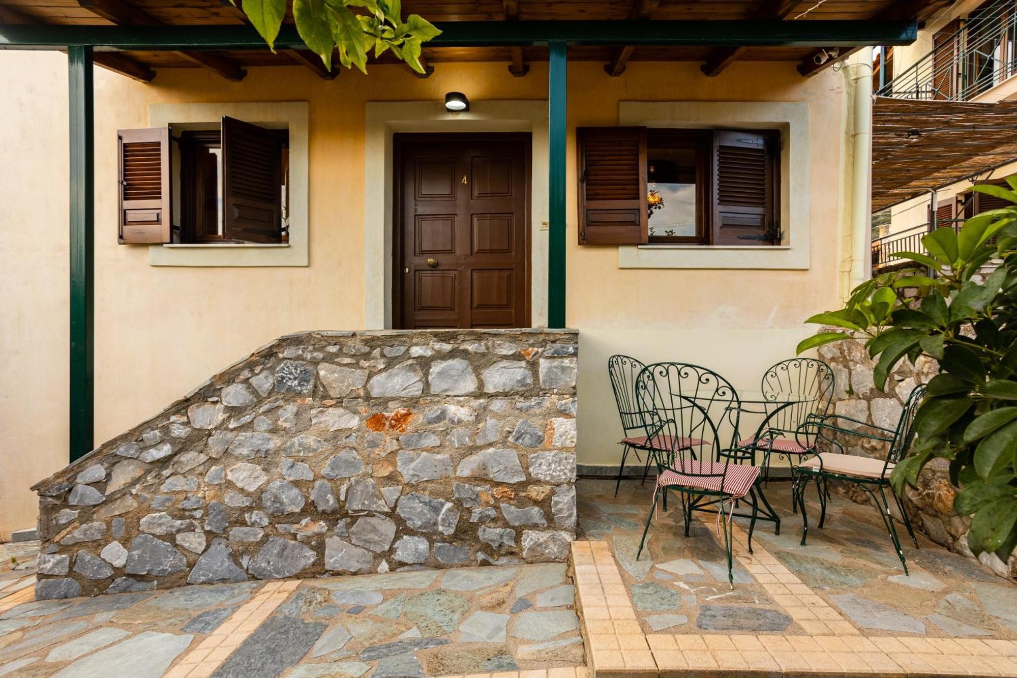 Stoupa Serene Nests - Spitiko Getaway Exterior photo