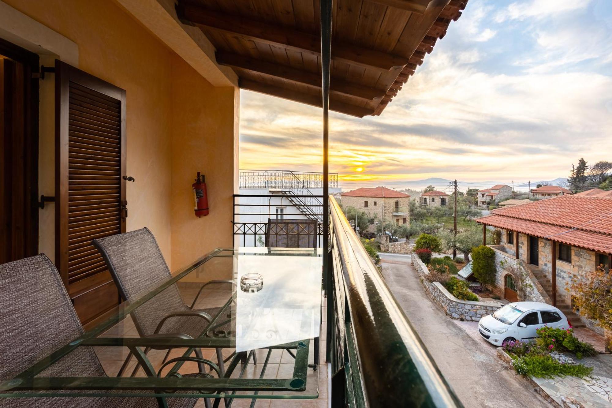 Stoupa Serene Nests - Spitiko Getaway Exterior photo